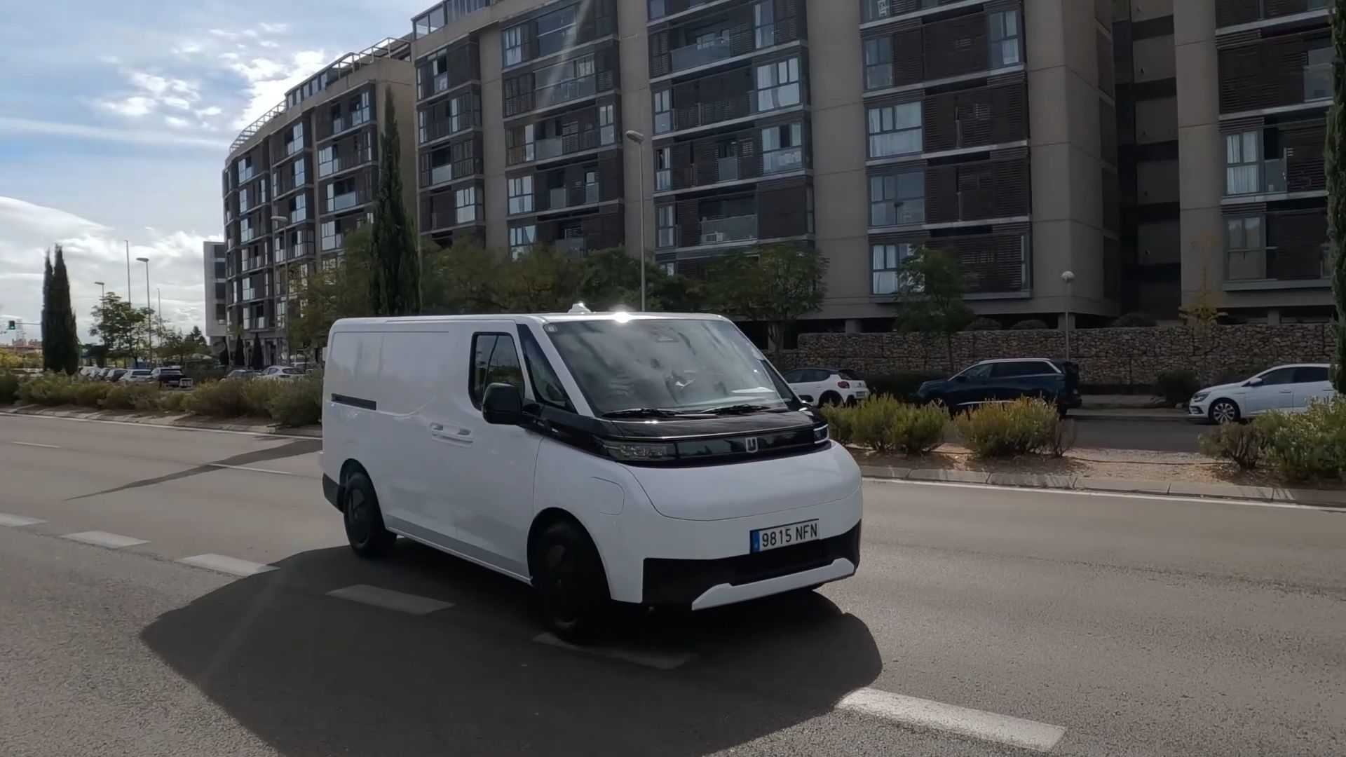 AMH amplía su alianza con Farizon (Grupo Geely) e incorpora las furgonetas eléctricas de Farizon a su oferta en España